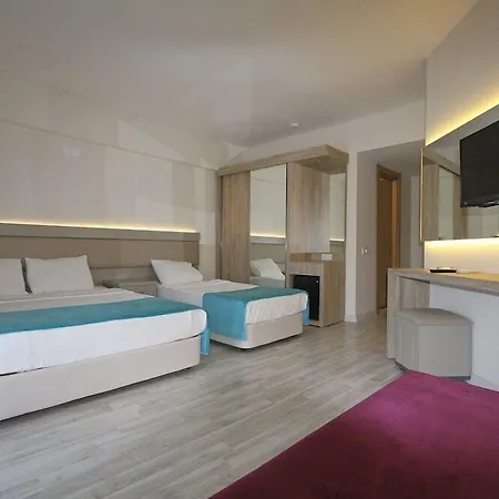 Club Palm Hotel