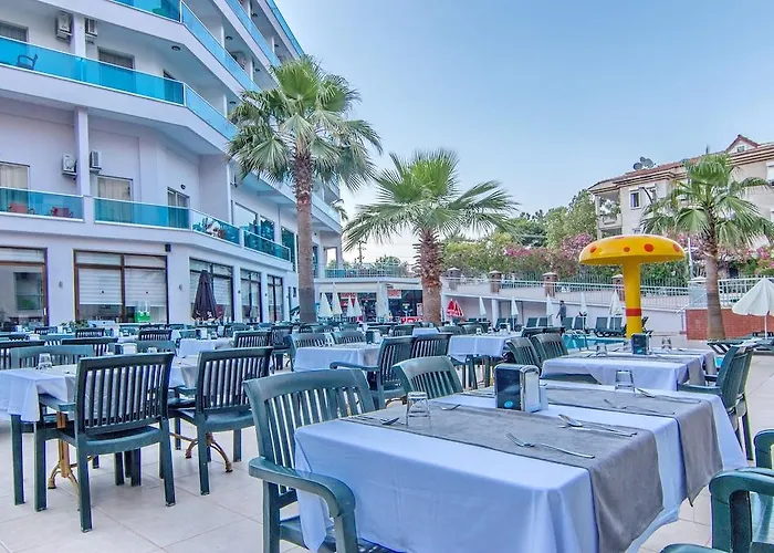 Club Palm فندق Armutalan