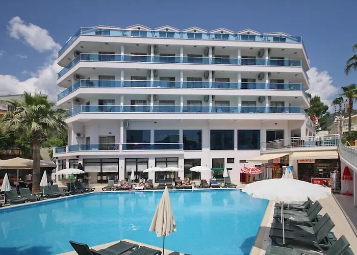 فندق Club Palm 2*